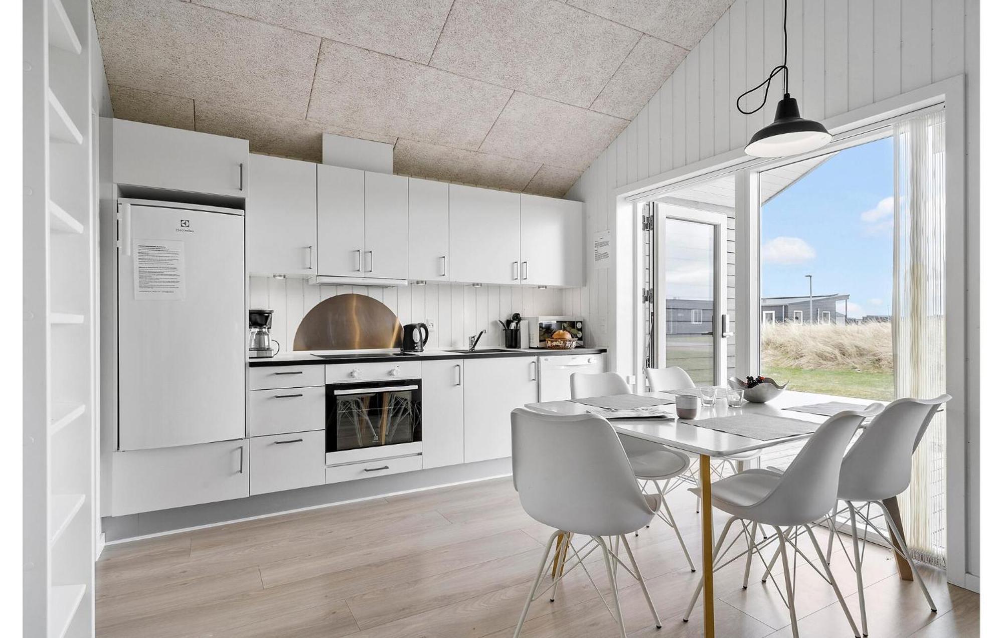 Amazing Home In Ringkobing With Kitchen Sondervig Luaran gambar